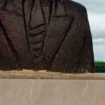 LE-ARRANCARON-LA-CABEZA-AL-BUSTO-DE-PEDRO-MIR-EN-SAN-PEDRO-DE-MACORIS
