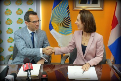 Lic.Frank Alvarez Brache y la Lic. Flora Montealegre