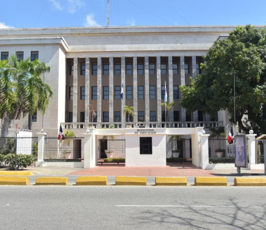 El Minerd dice mensaje sobre bono de RD 2,000 es falso
