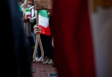 Irán ejecuta a tres presos por su participación en atentados Irán ejecuta tres presos.