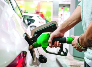 Gobierno congela precios de los combustibles