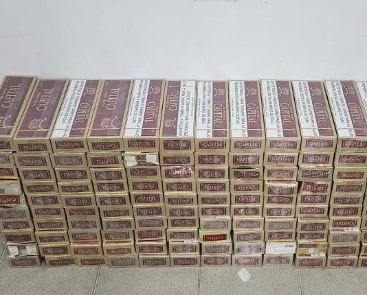 Policía y Ministerio Público ocupan 24,000 cigarrillos ilícitos durante operativo en colmado