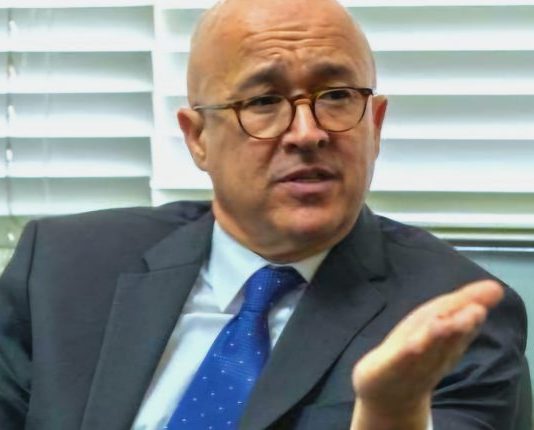 Domínguez Brito pide retirar la fusión de ministerios de Educación