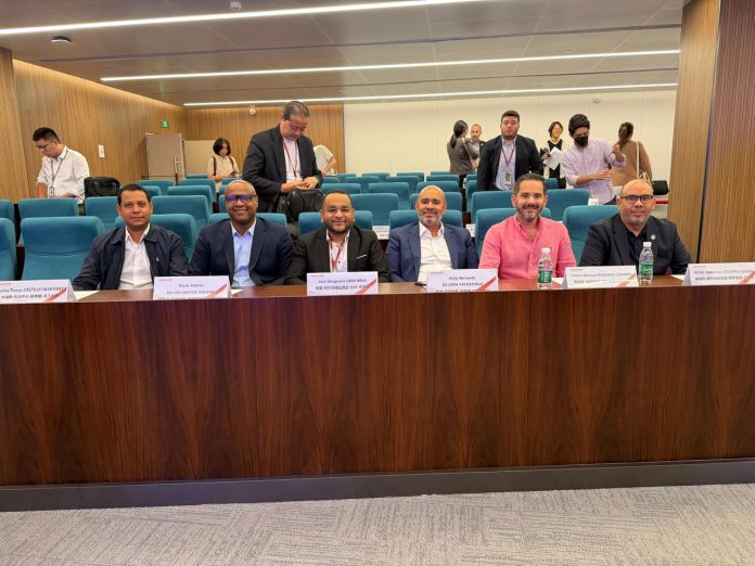 Pie de foto Victor Rosario, Andy De León, José Altagracia Lara Brea, Pedro Rosario Lizardo, Carlos Castillo y Oscar de los Santos. 1